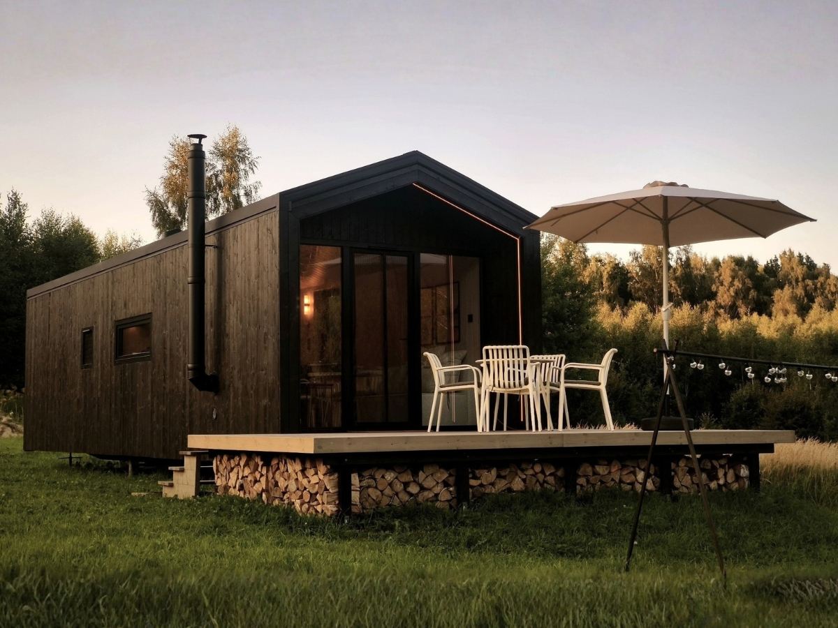 Tiny House w naturze – projekt i realizacja małego domku MEETRÓWKA, Trójmiasto